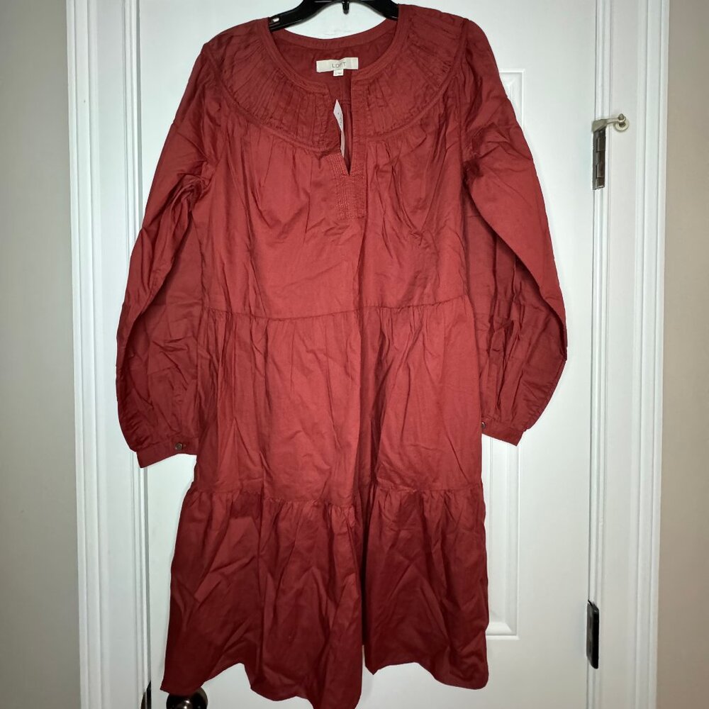 Loft NWT Long sleeve Tiered dress Rust colored Size L